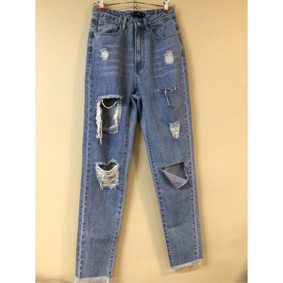 NWOT Missguided Riot High Rise Mom Jean Destroyed Distressed Size 4L - Picture 1 of 12